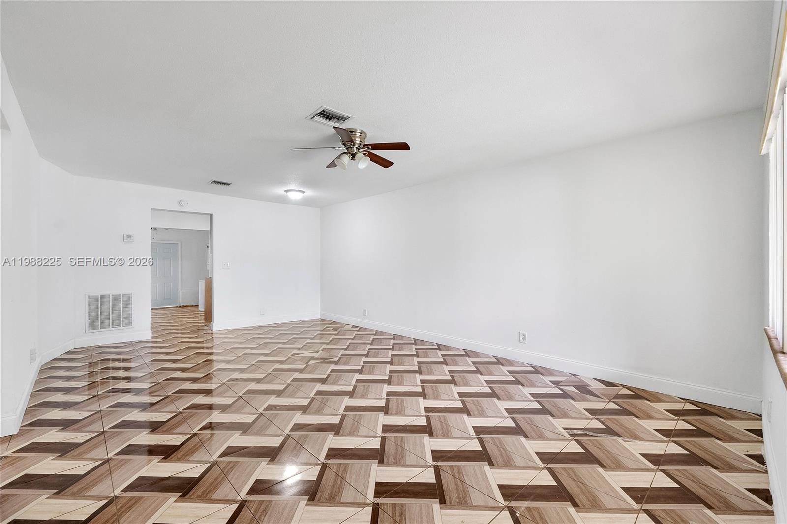 SUNSHINE VILLAS - Residential Lease