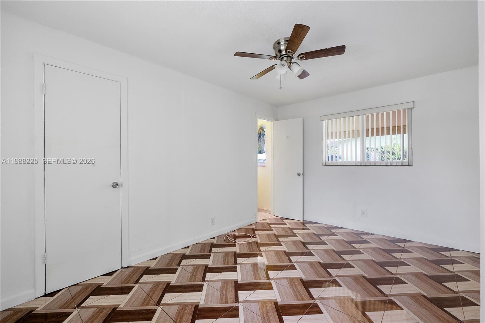 SUNSHINE VILLAS - Residential Lease