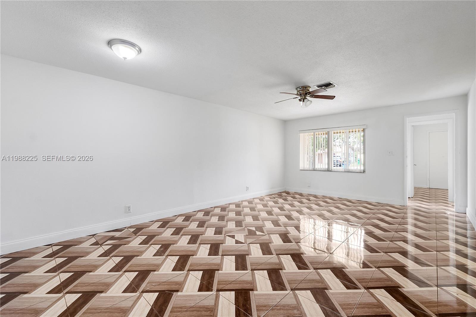 SUNSHINE VILLAS - Residential Lease