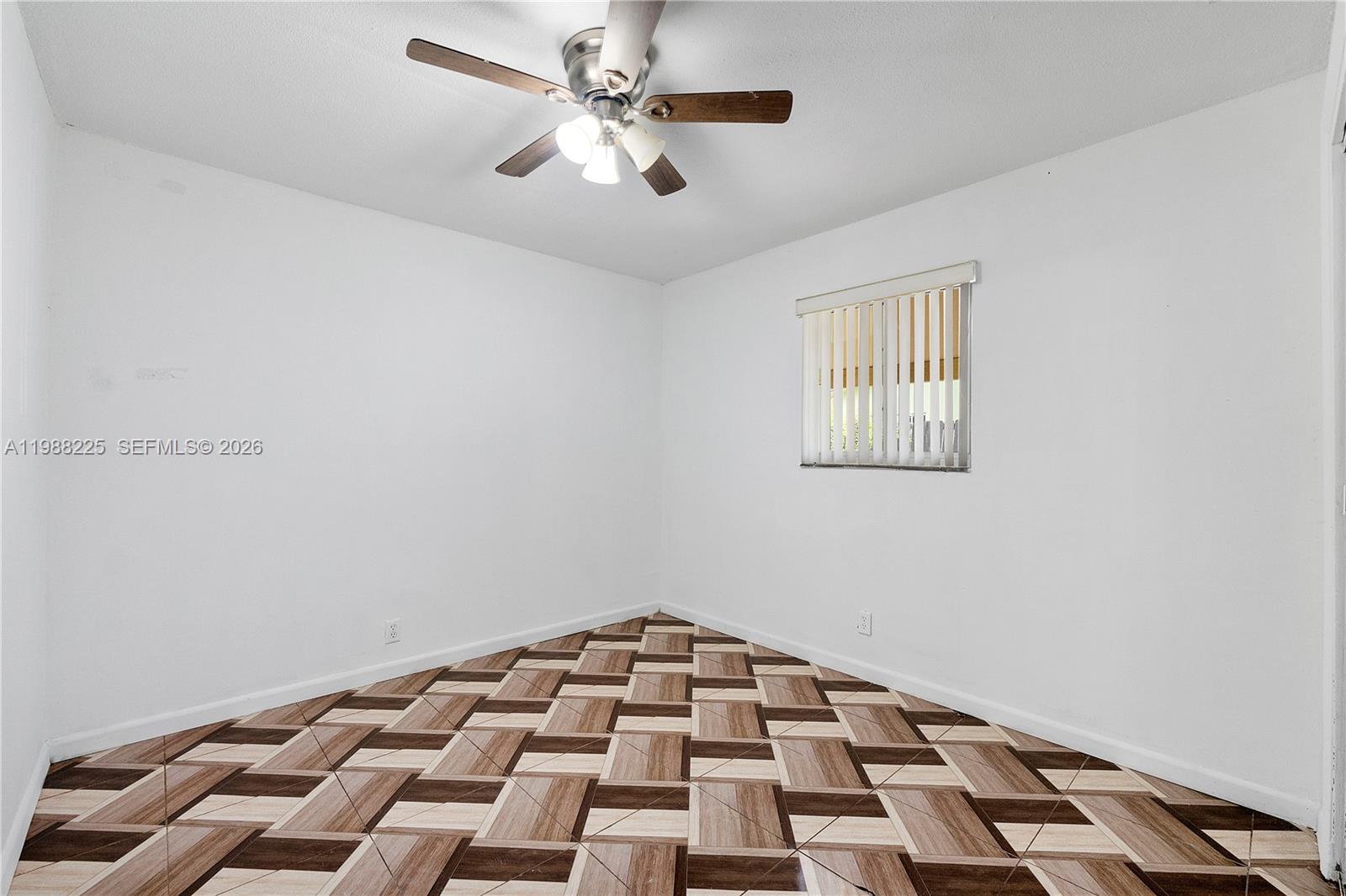 SUNSHINE VILLAS - Residential Lease