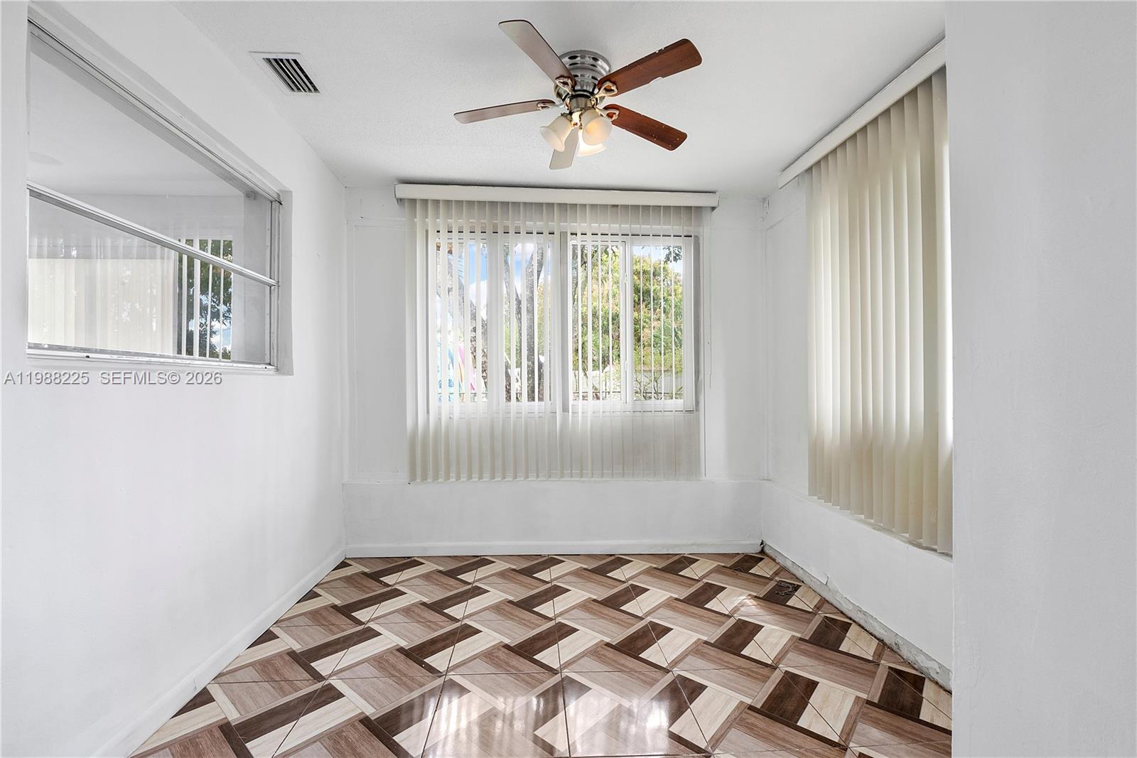 SUNSHINE VILLAS - Residential Lease