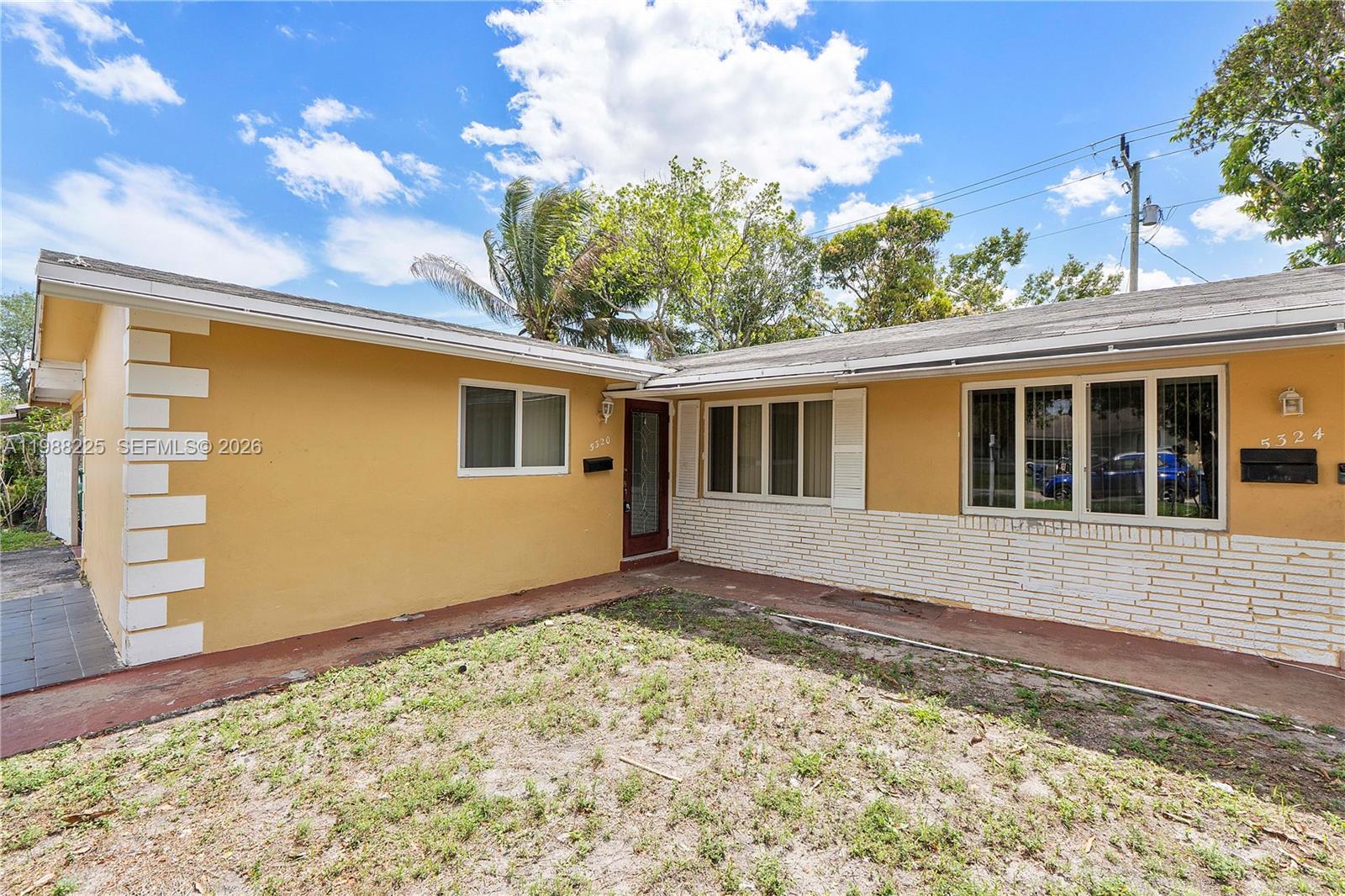 SUNSHINE VILLAS - Residential Lease