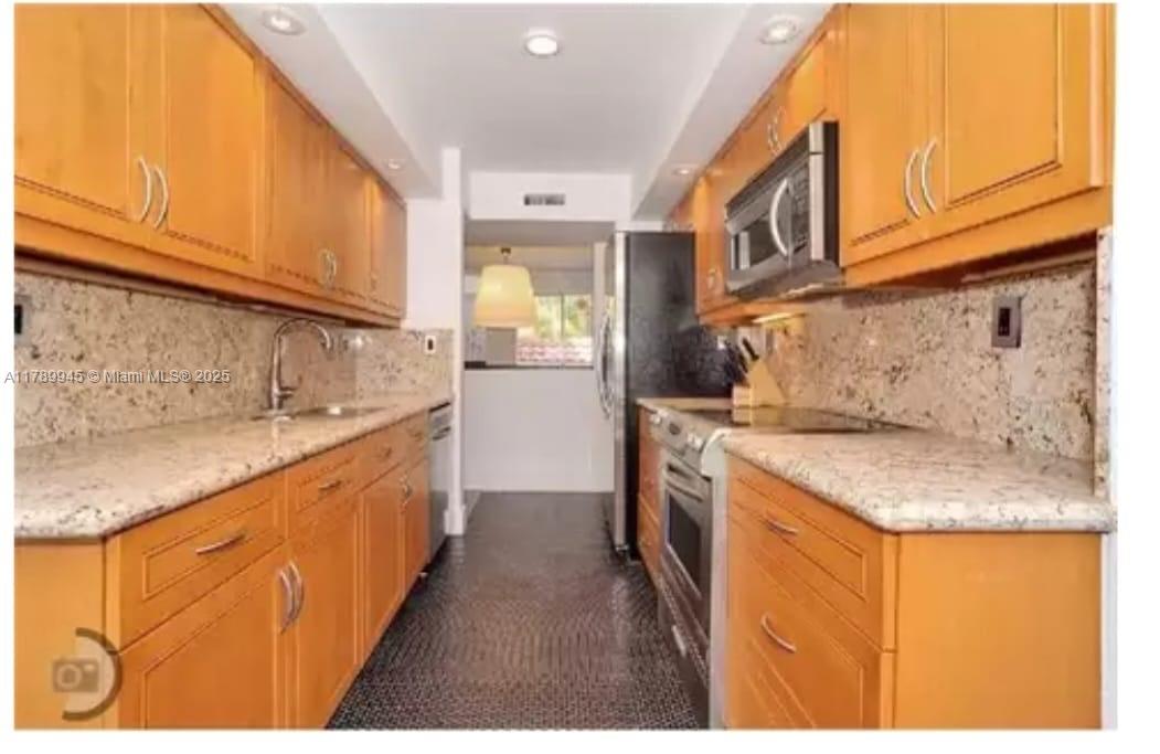 3769 NE 209th Ter