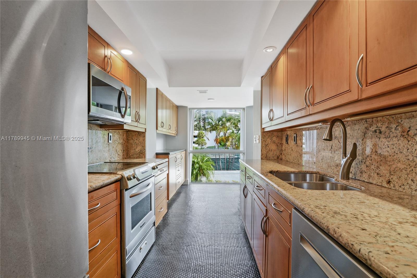 Property for Sale at 3769 Ne 209th Ter, Aventura, Miami-Dade County, Florida - Bedrooms: 5 
Bathrooms: 3  - $1,200,000