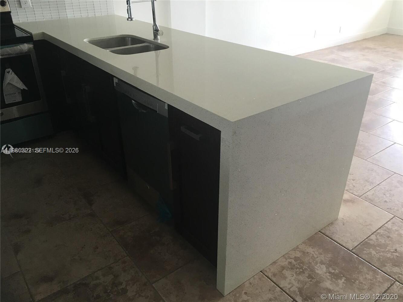 DADELAND PLACE CONDO - Residential