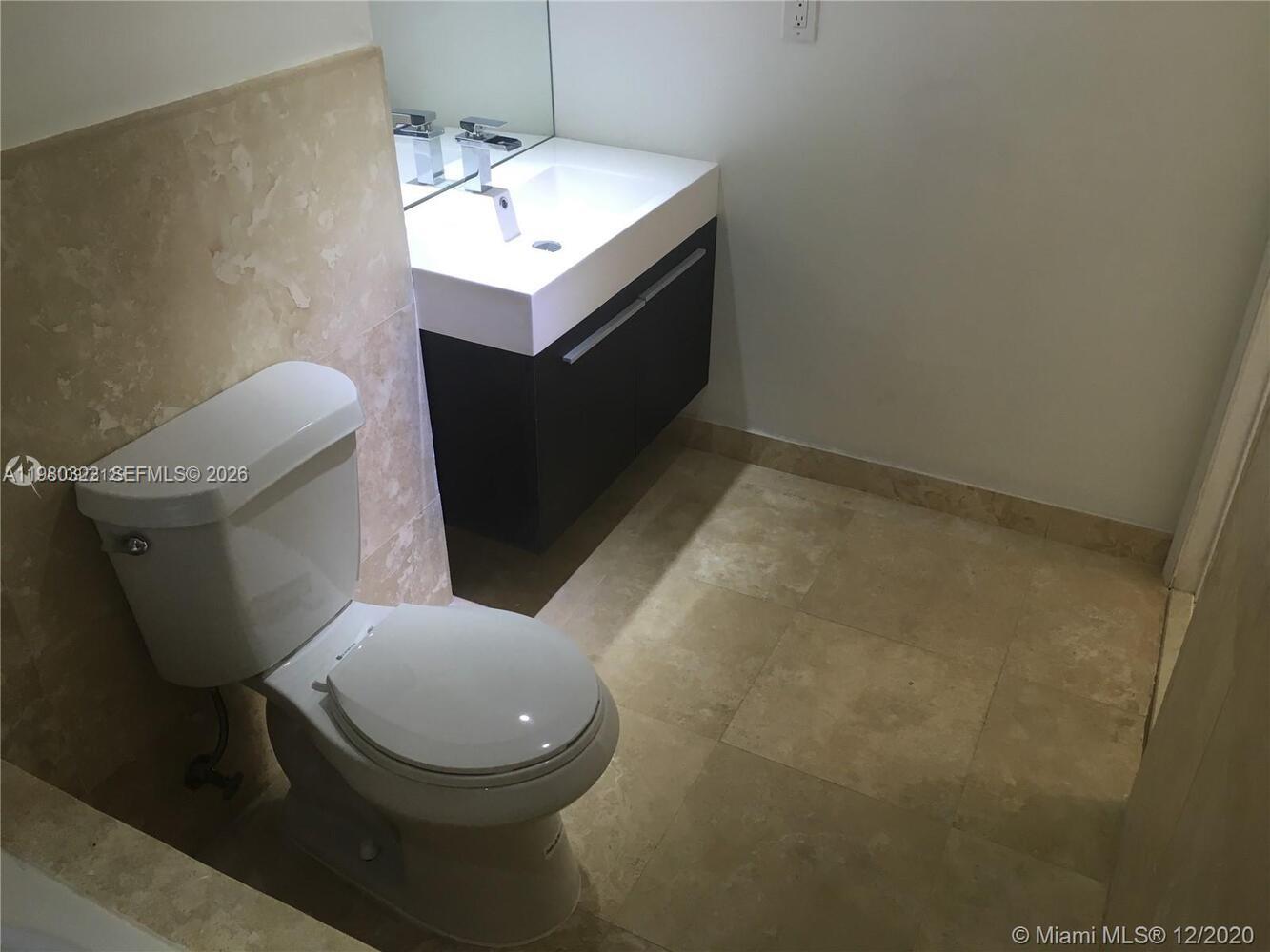 DADELAND PLACE CONDO - Residential