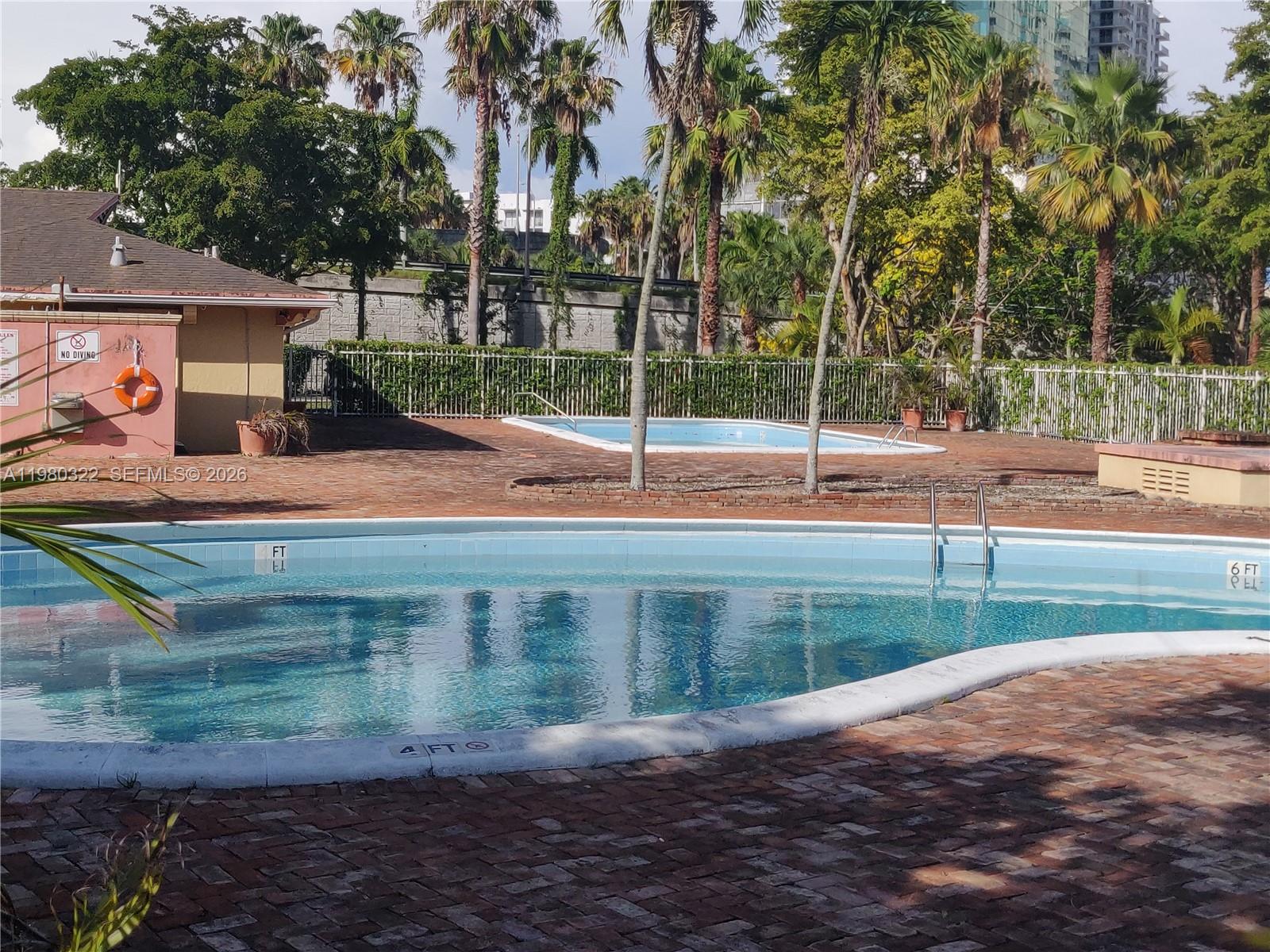 DADELAND PLACE CONDO - Residential