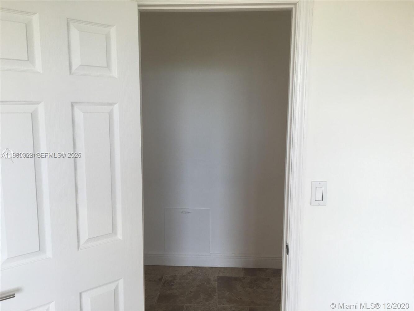 DADELAND PLACE CONDO - Residential