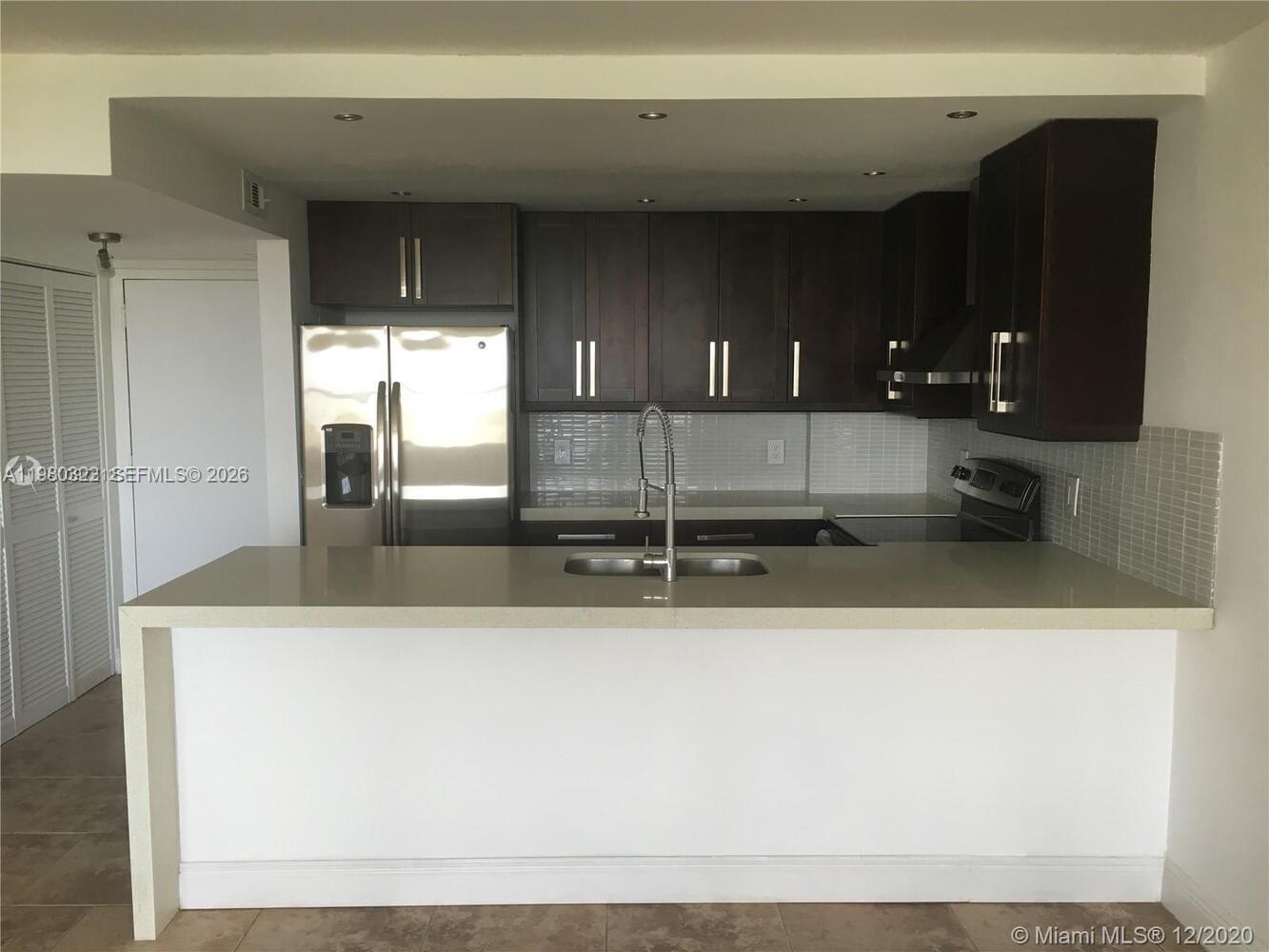 DADELAND PLACE CONDO - Residential