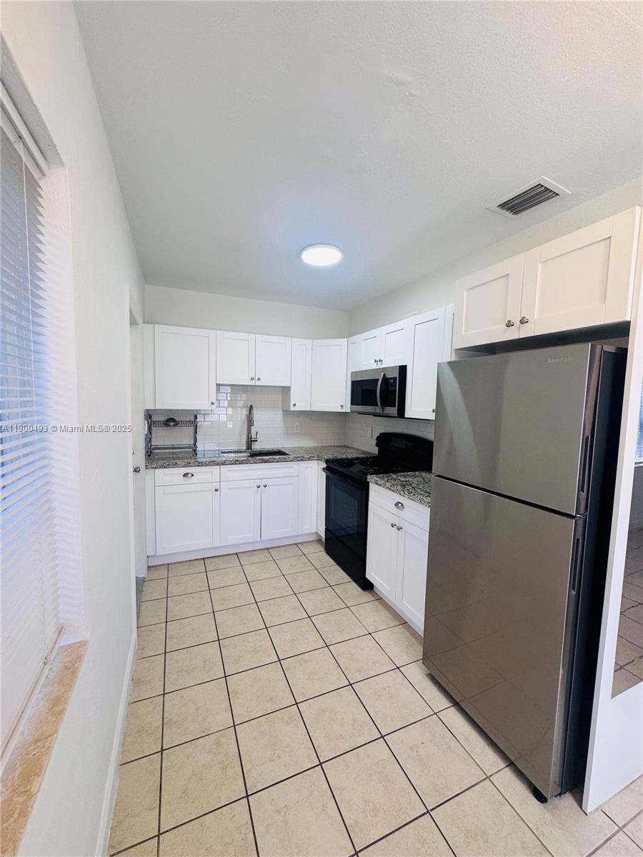 HAMPSHIRE HEATH - Residential Lease