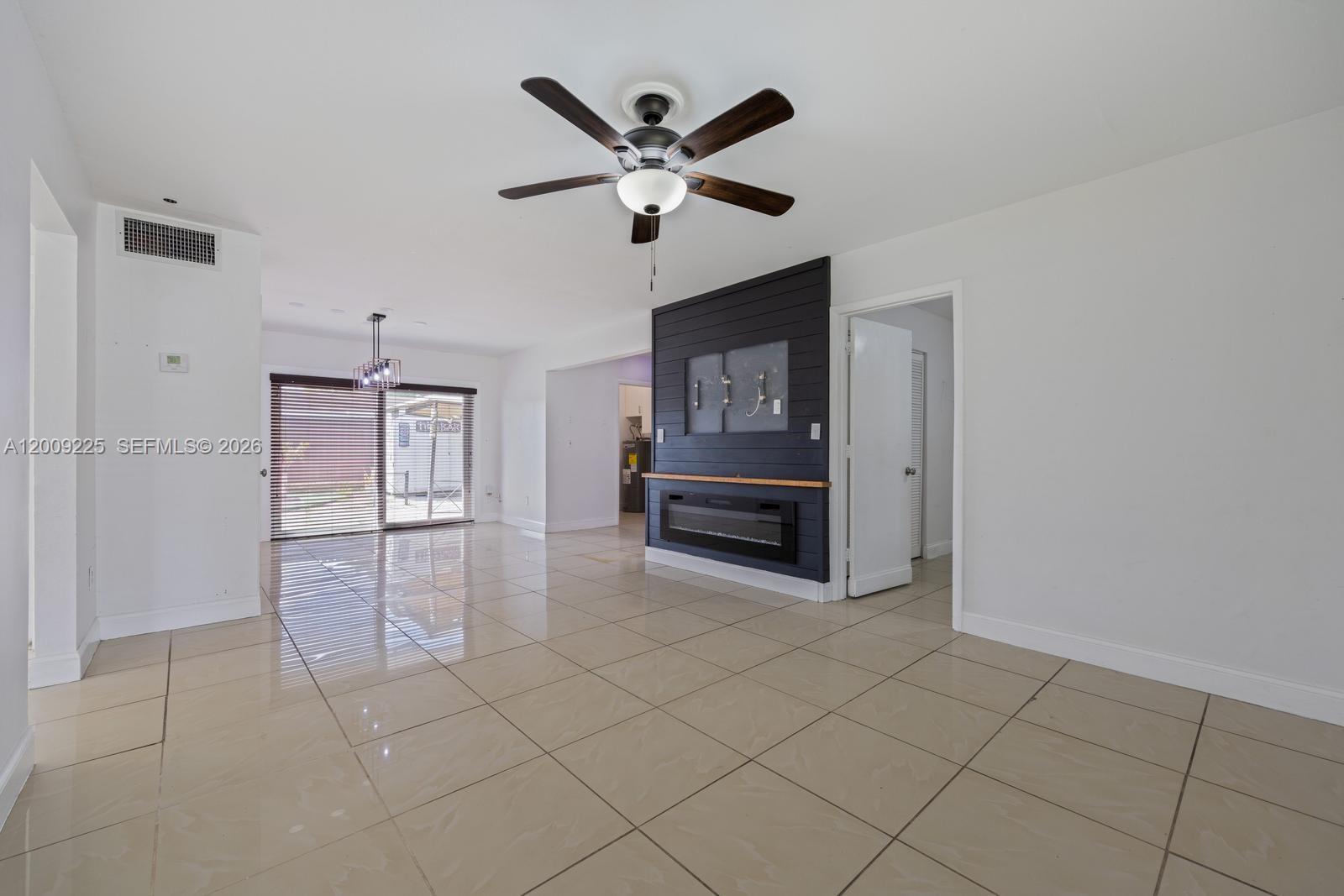 POINT ROYALE SEC 4 - Residential Lease