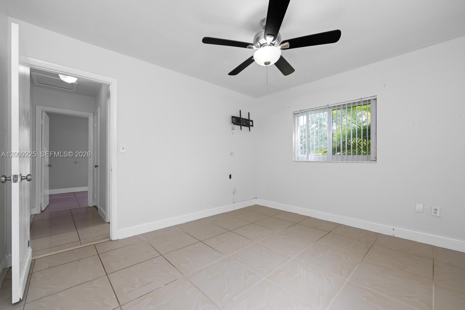 POINT ROYALE SEC 4 - Residential Lease