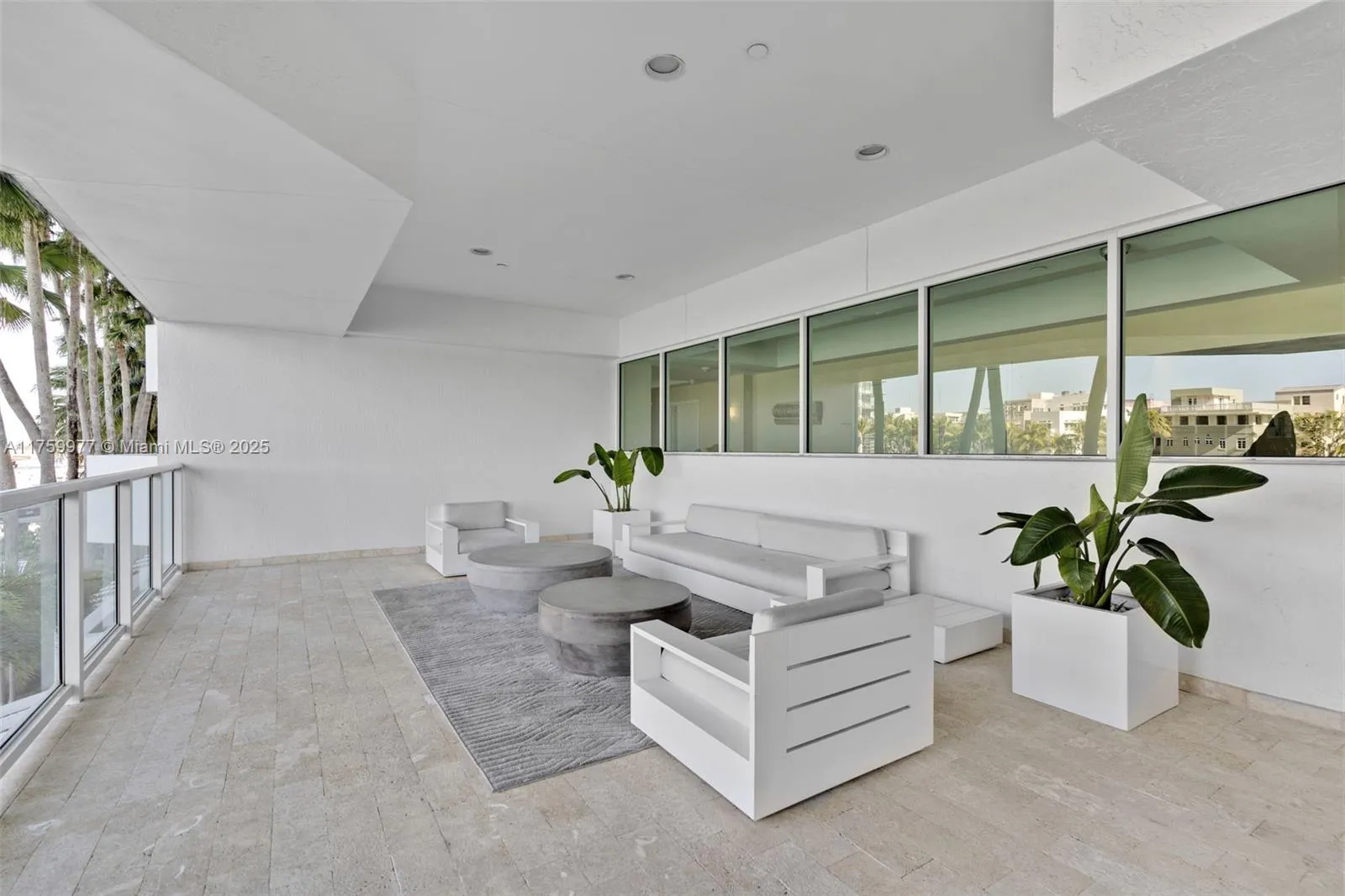 Miami Beach, Florida 33140, United States, 2 Bedrooms Bedrooms, ,2 BathroomsBathrooms,Residential,Active,85838