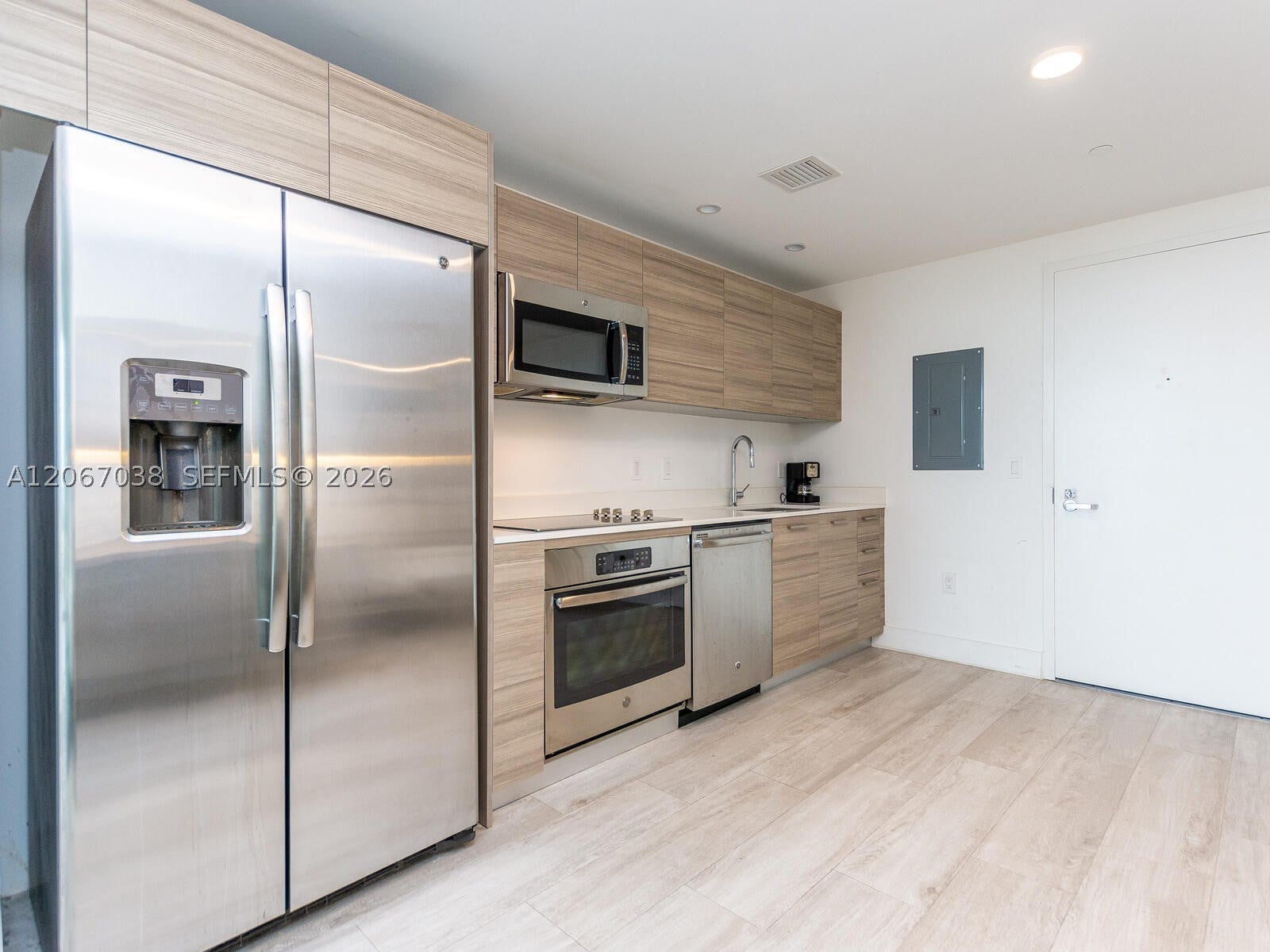 121 NE 34th St 1014