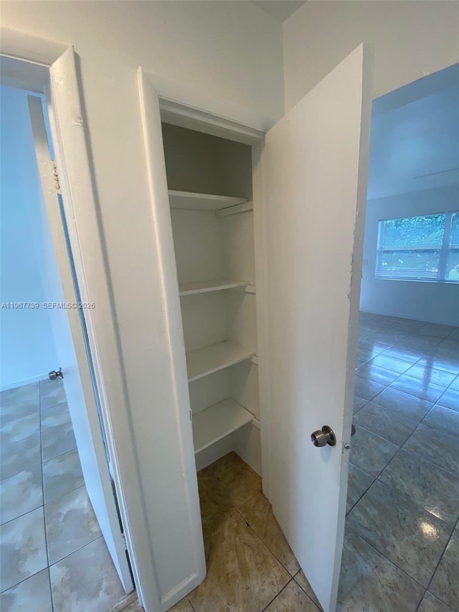 Hollywood Little Ranches - Residential Lease