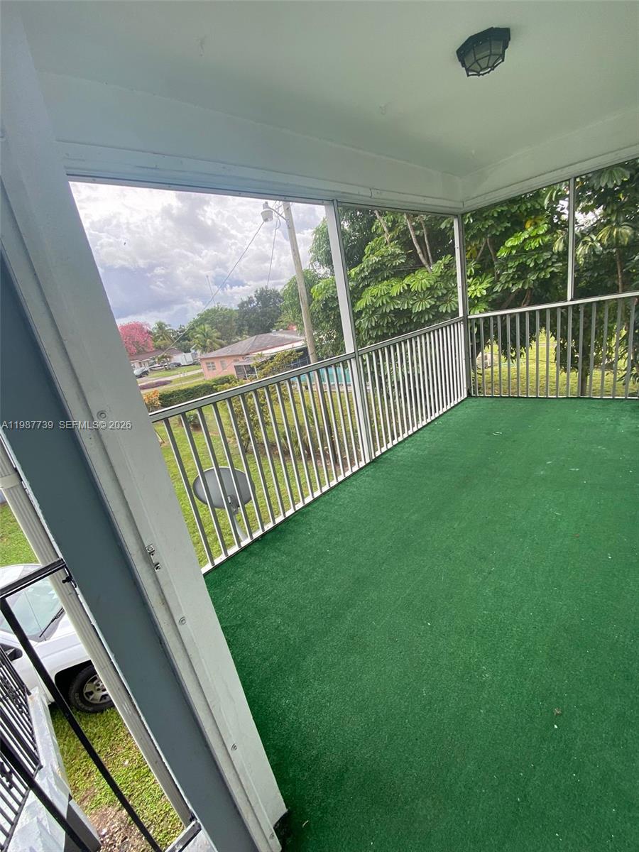 Hollywood Little Ranches - Residential Lease