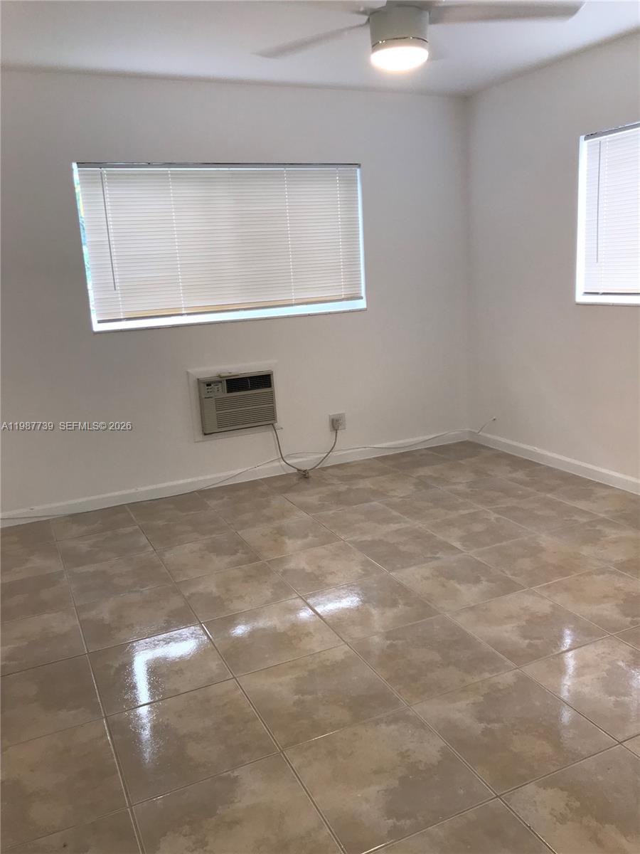 Hollywood Little Ranches - Residential Lease