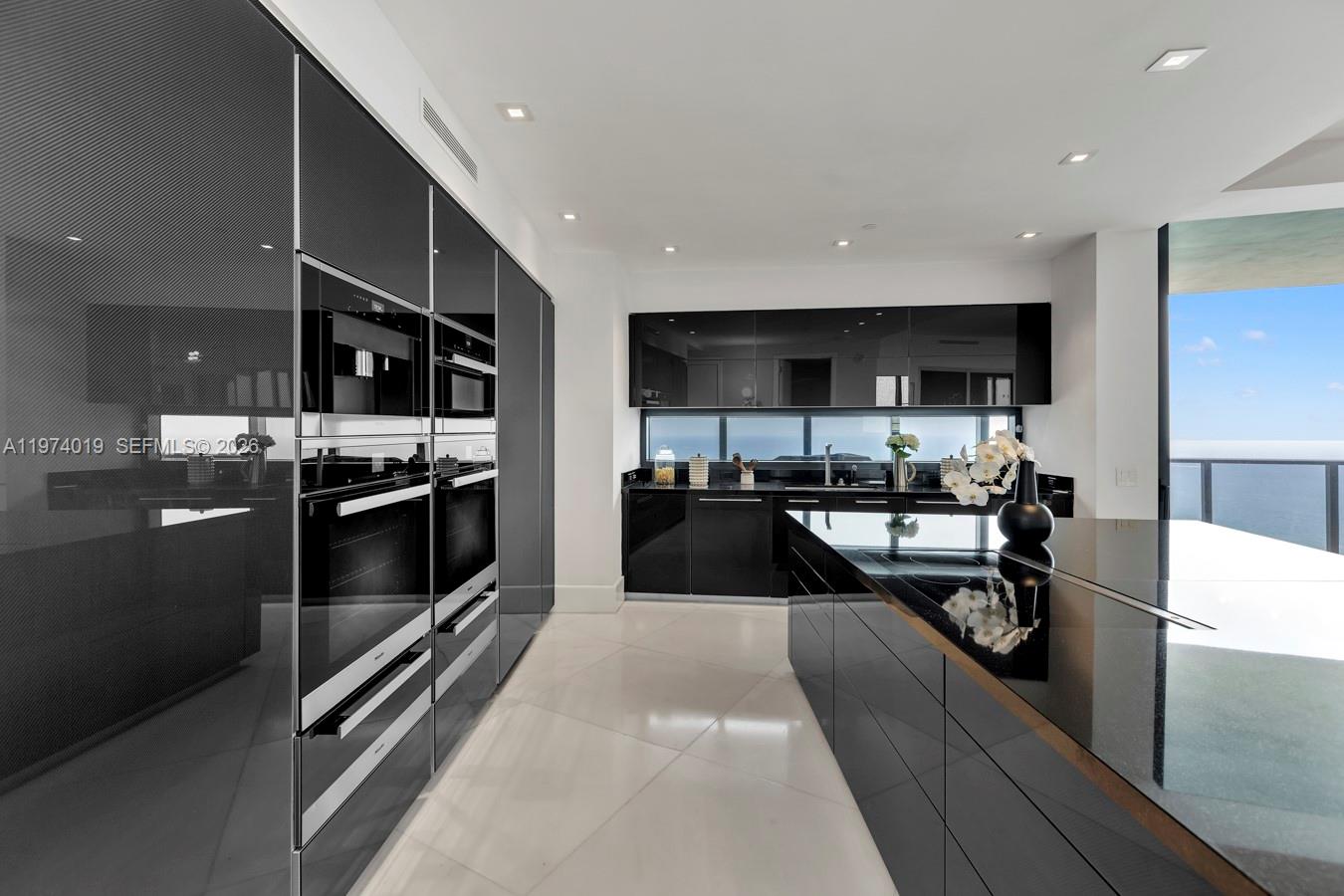 PORSCHE TOWER - Residential