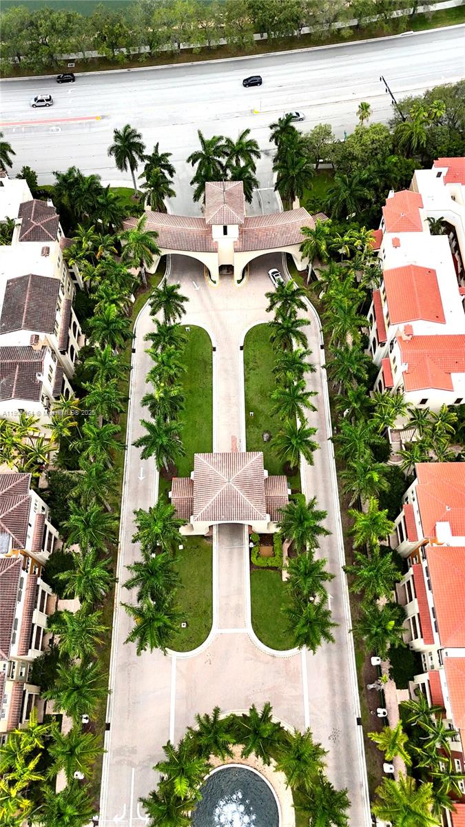 SAWGRASS LAKES - Residential