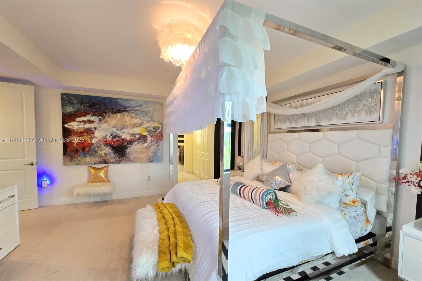 SAWGRASS LAKES - Residential