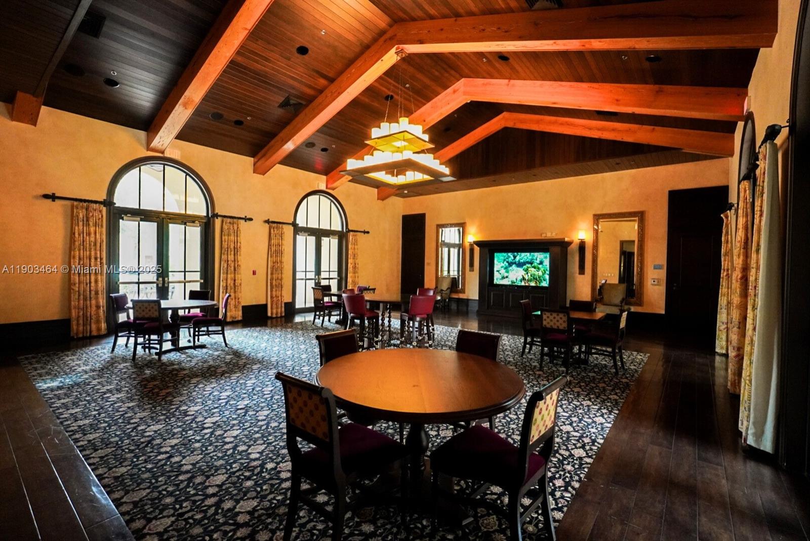 SAWGRASS LAKES - Residential