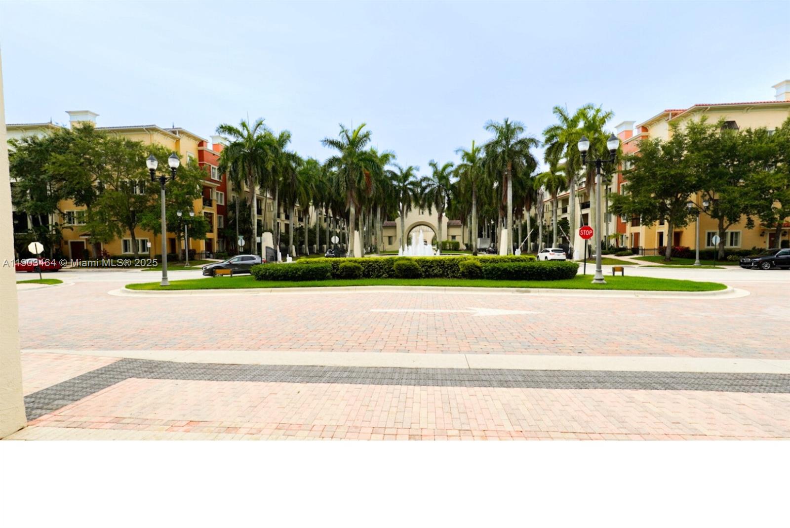 SAWGRASS LAKES - Residential