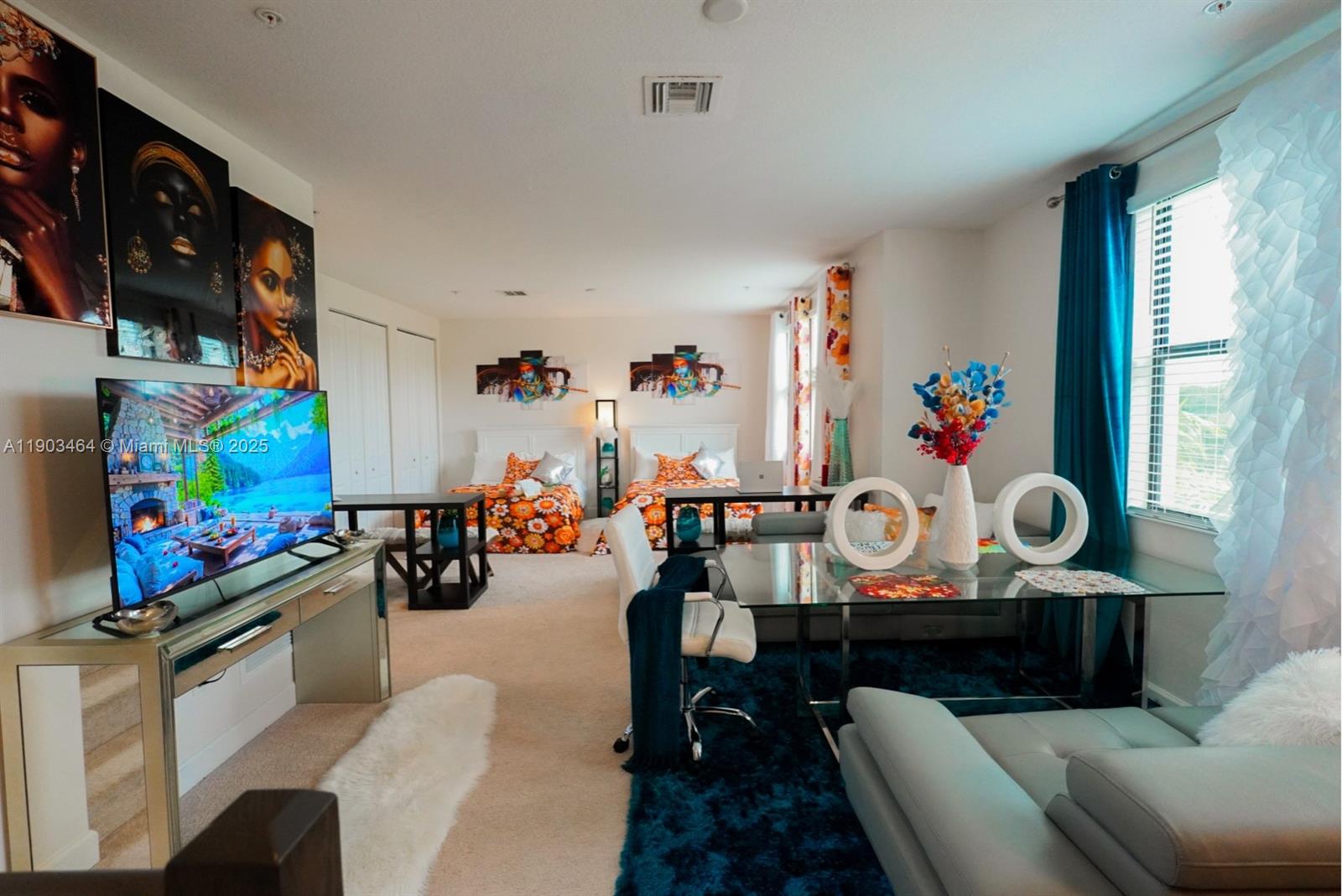 SAWGRASS LAKES - Residential