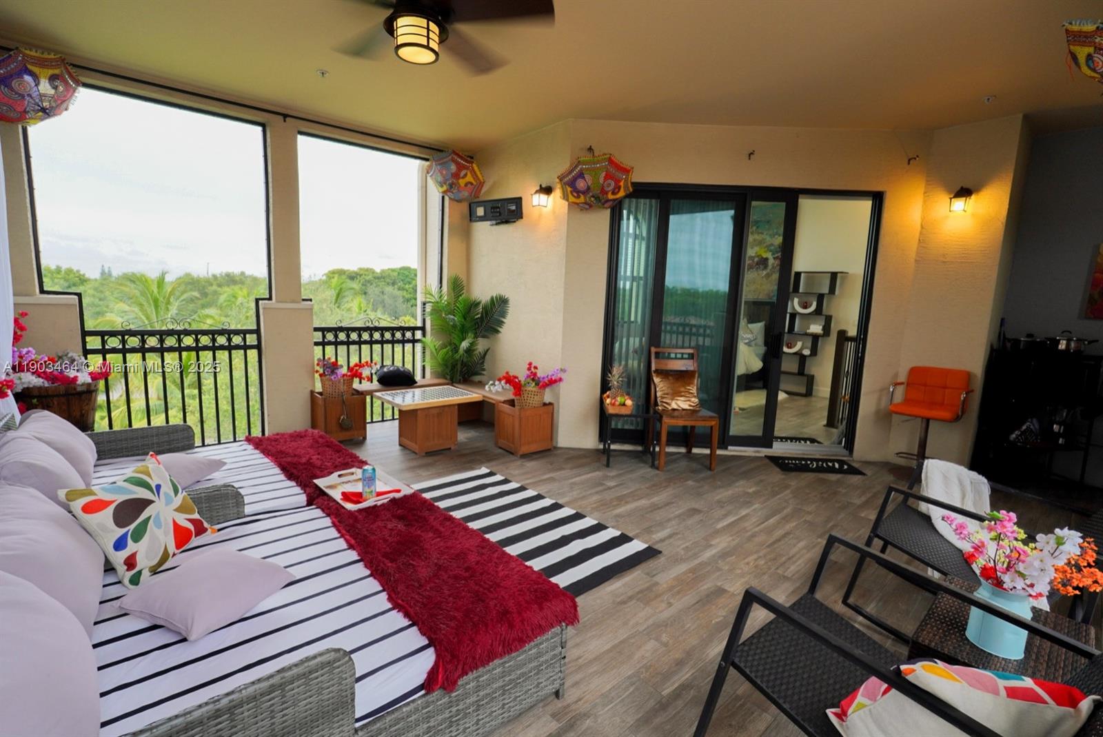 SAWGRASS LAKES - Residential