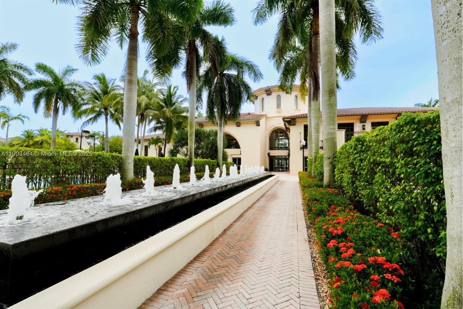 SAWGRASS LAKES - Residential