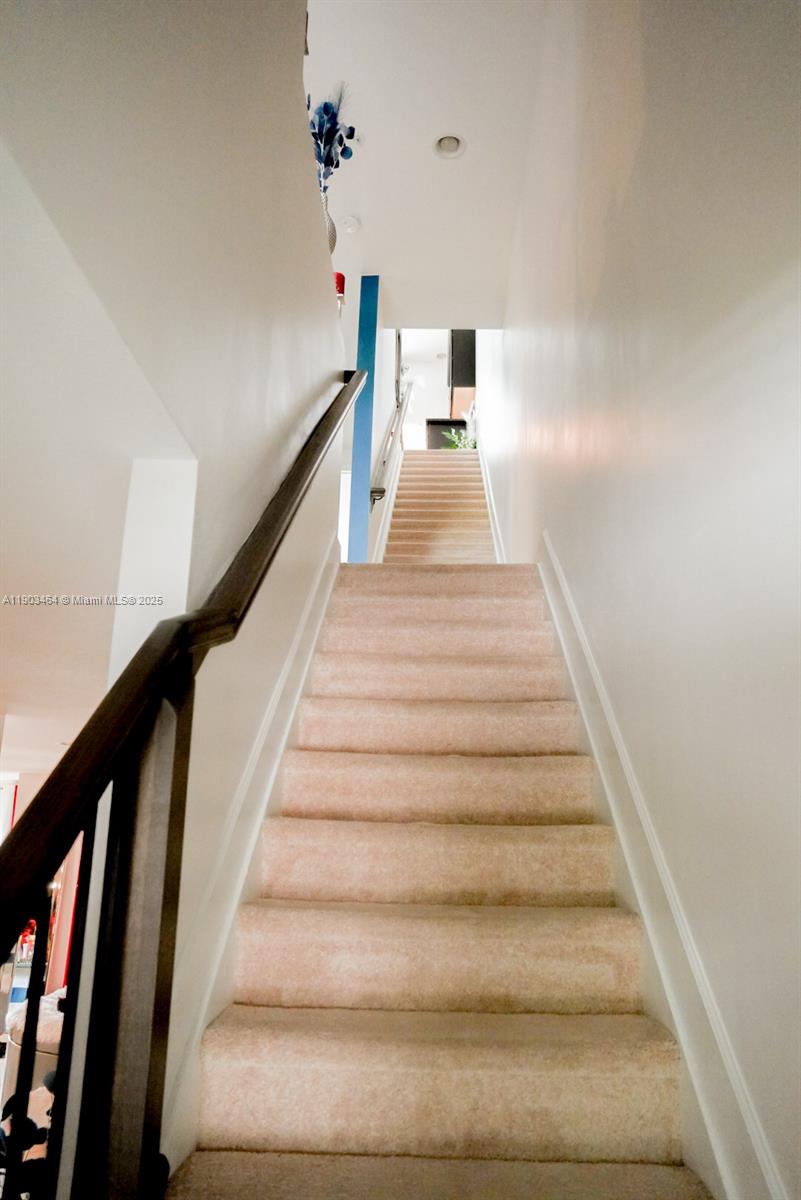 SAWGRASS LAKES - Residential