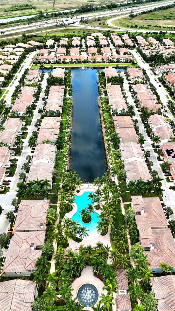 SAWGRASS LAKES - Residential
