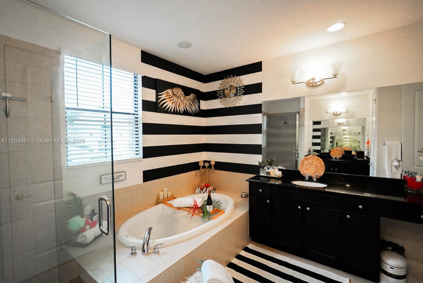 SAWGRASS LAKES - Residential