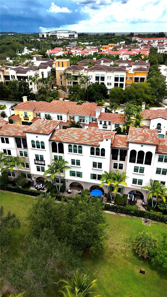 SAWGRASS LAKES - Residential