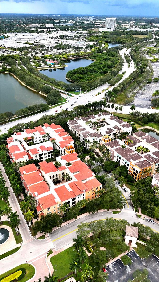 SAWGRASS LAKES - Residential