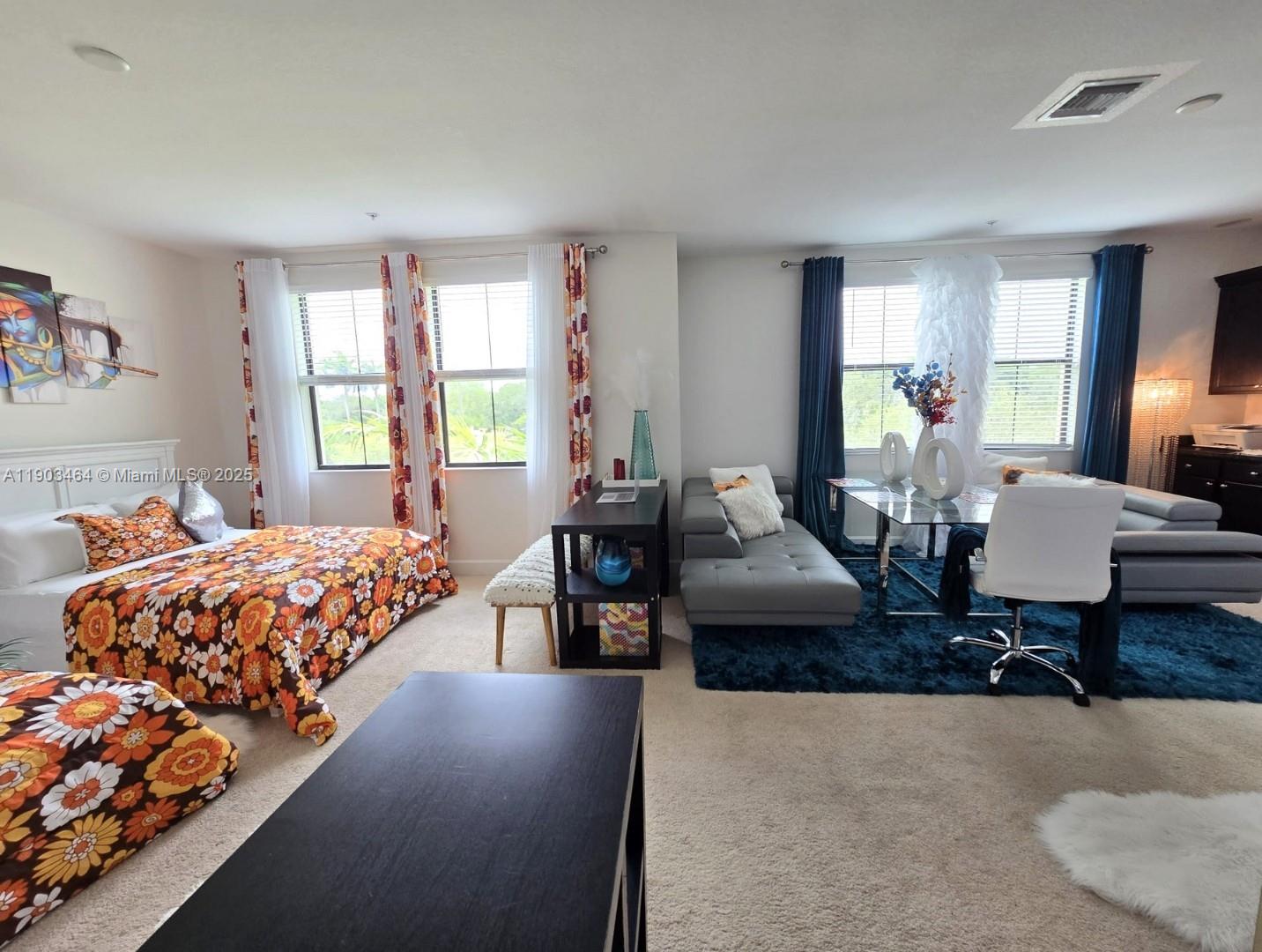 SAWGRASS LAKES - Residential