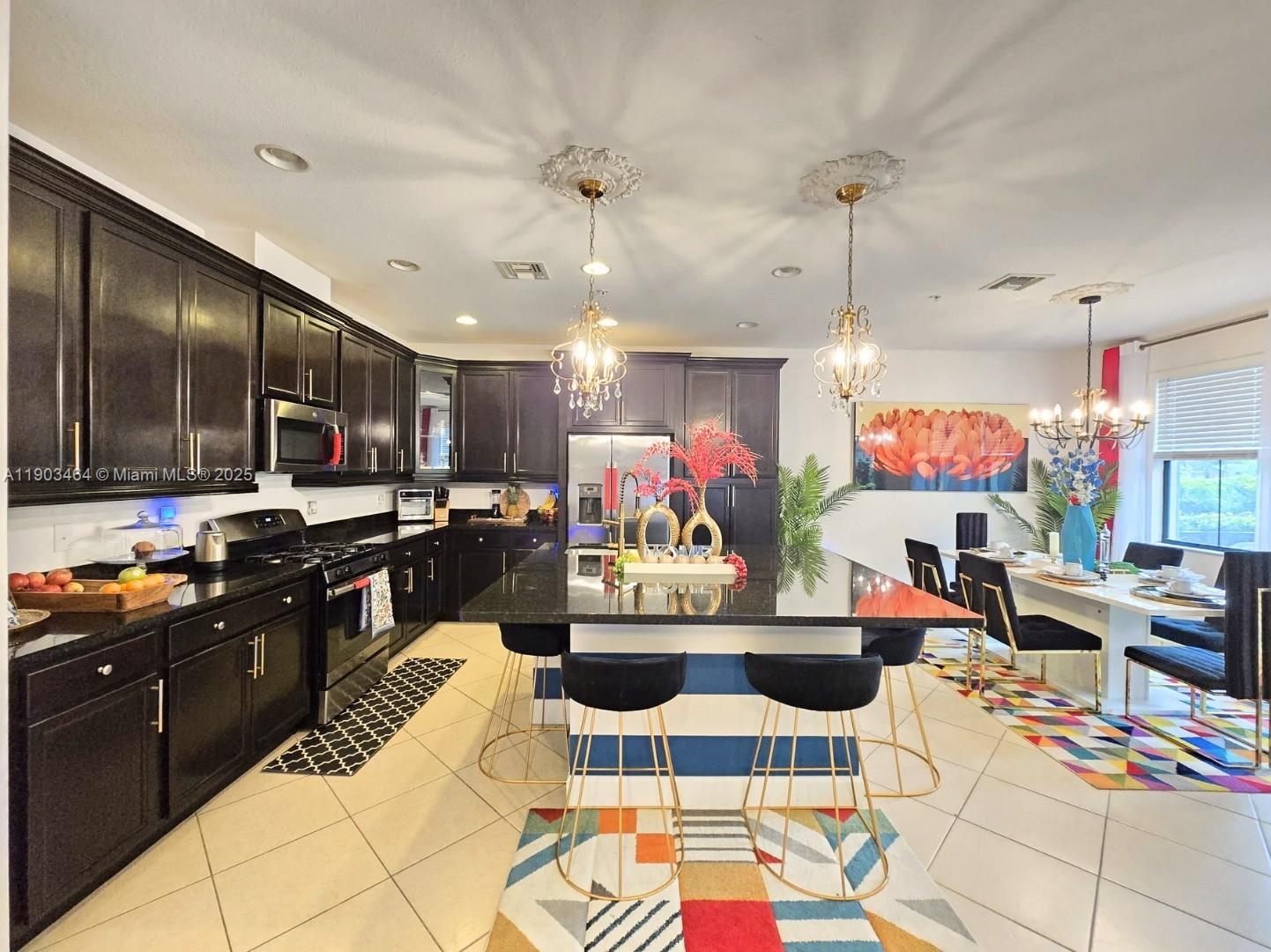 SAWGRASS LAKES - Residential