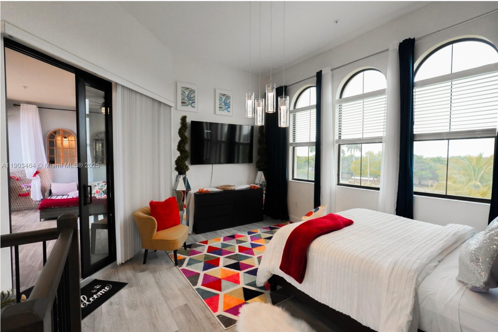 SAWGRASS LAKES - Residential