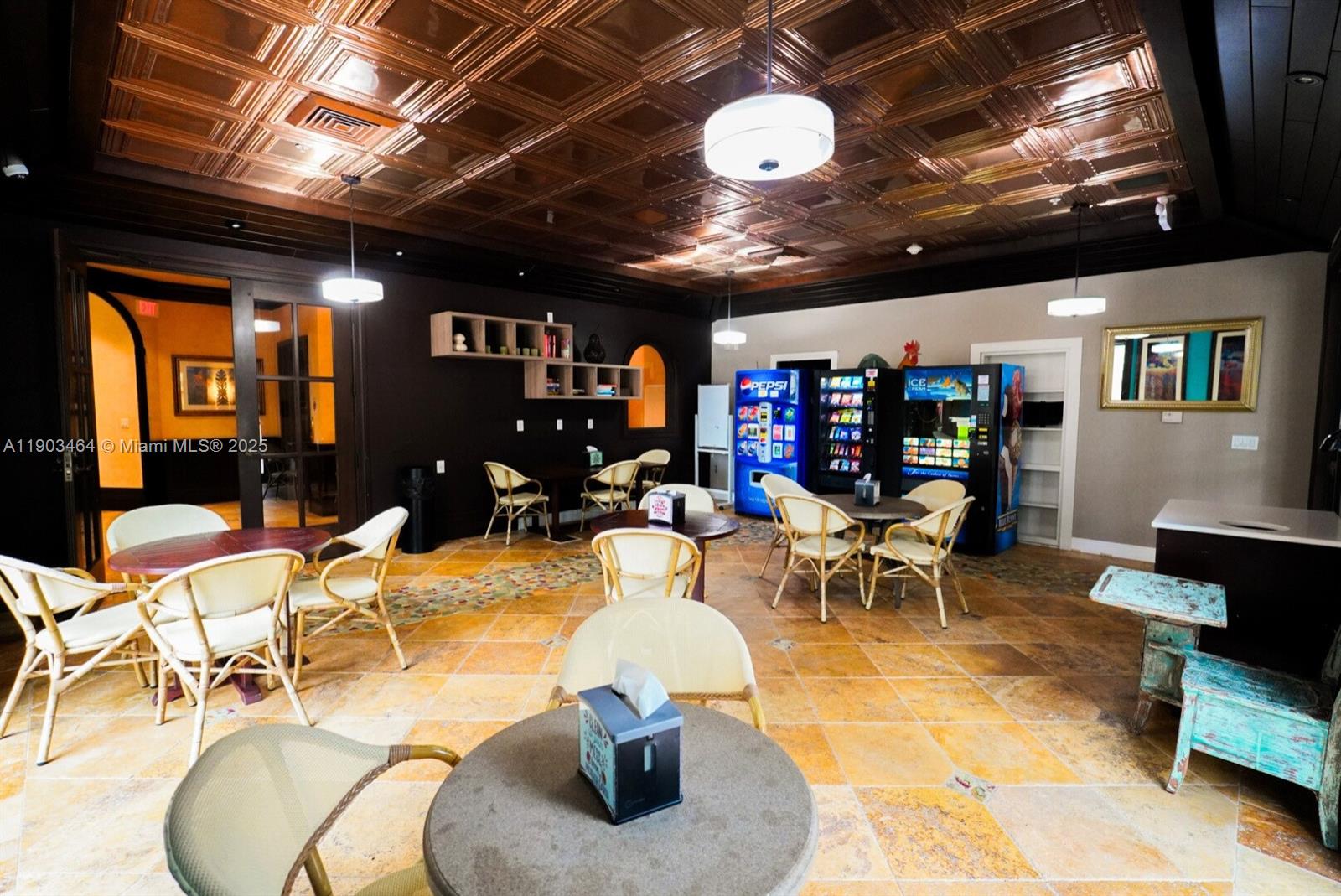 SAWGRASS LAKES - Residential