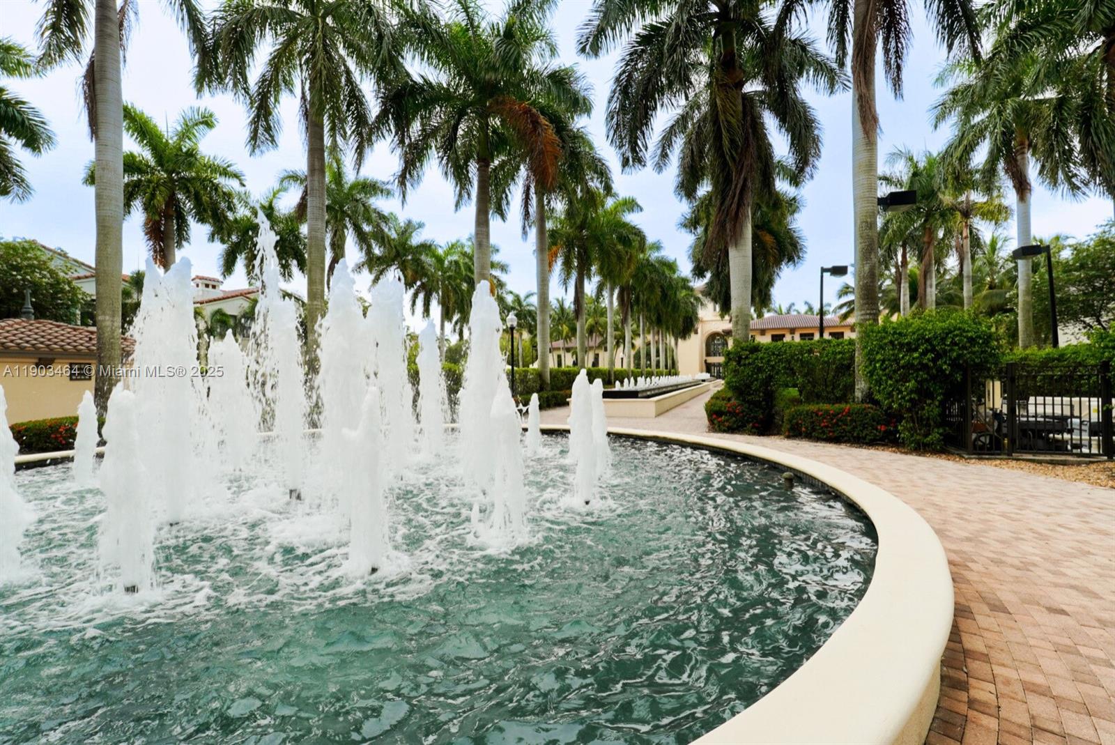 SAWGRASS LAKES - Residential