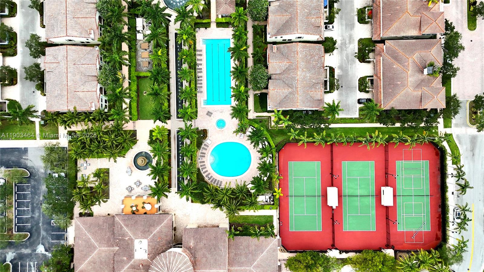 SAWGRASS LAKES - Residential