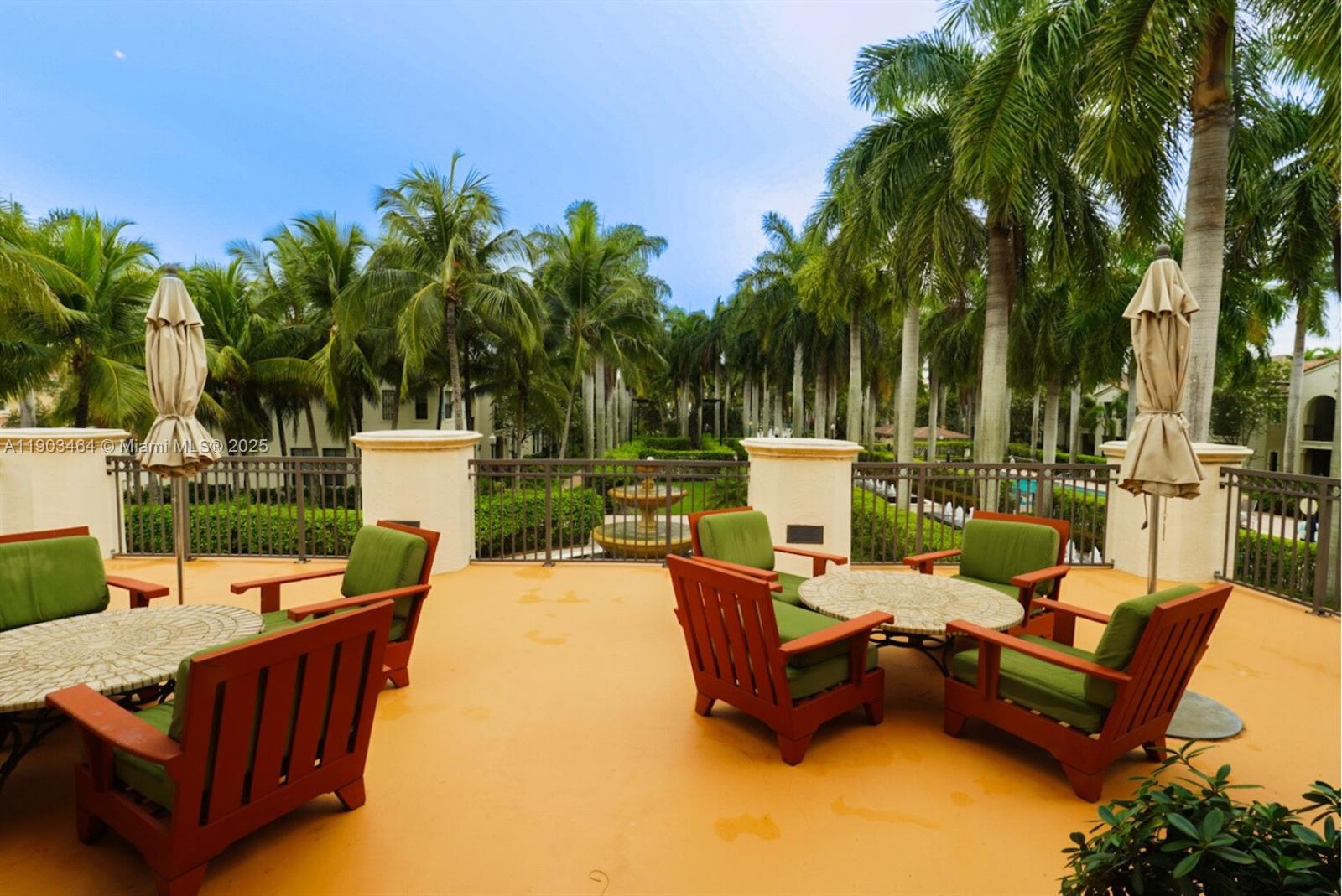 SAWGRASS LAKES - Residential