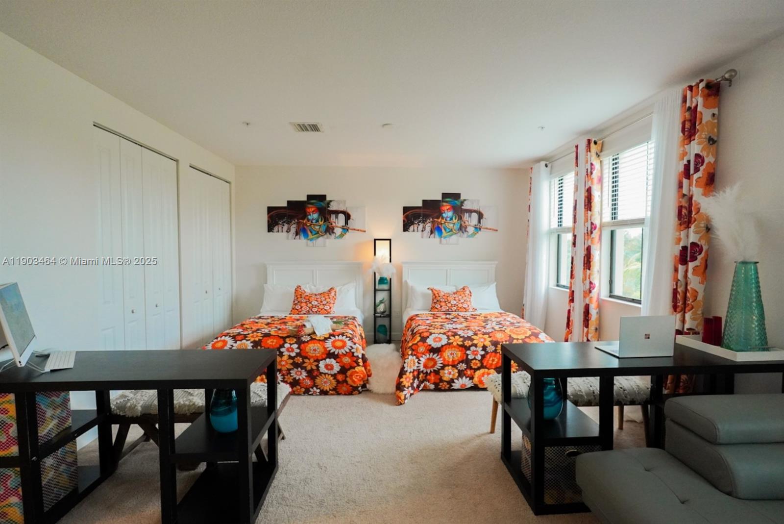 SAWGRASS LAKES - Residential