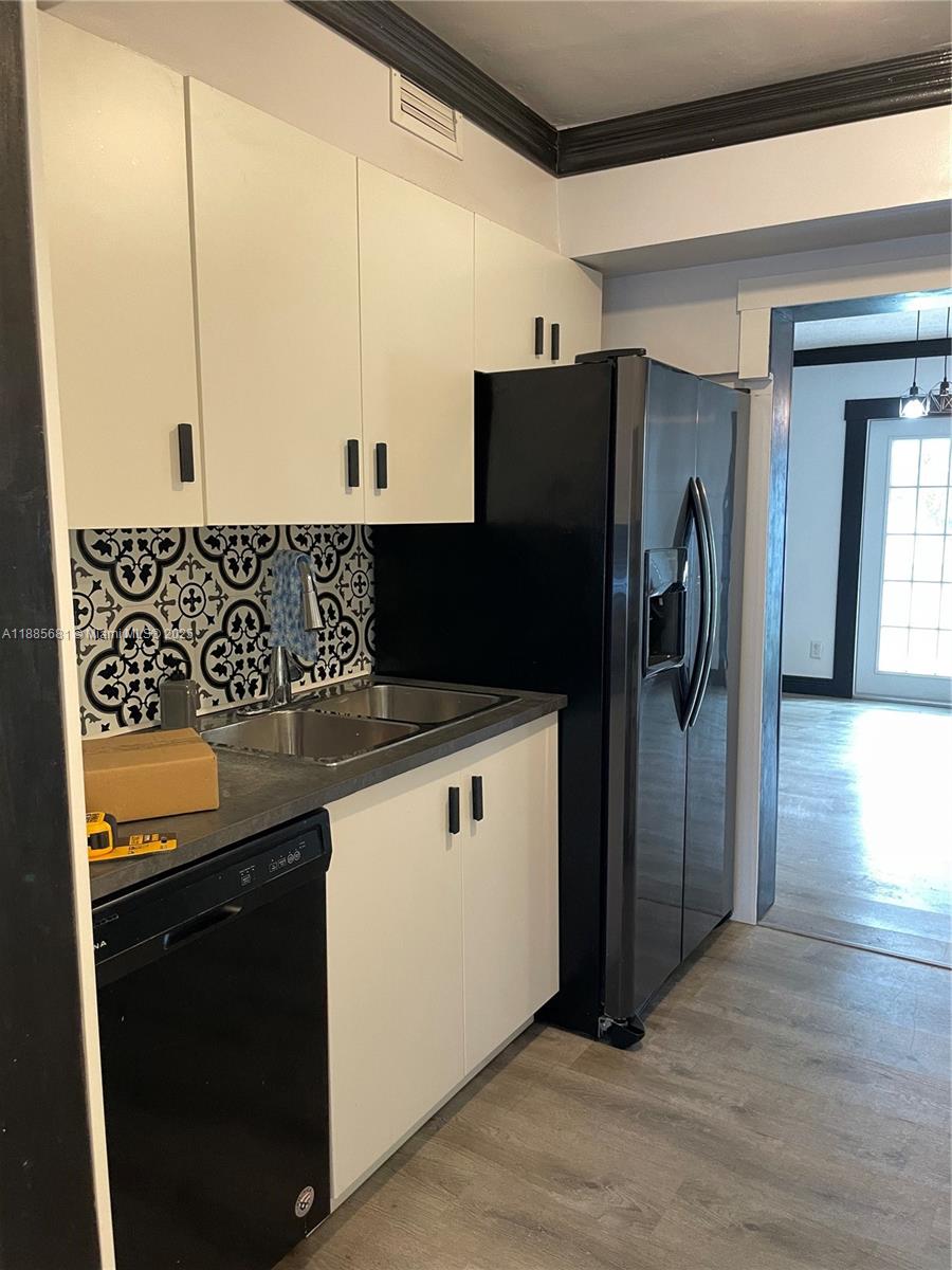 HOLLYWOOD BEACH HEIGHTS S - Residential Lease