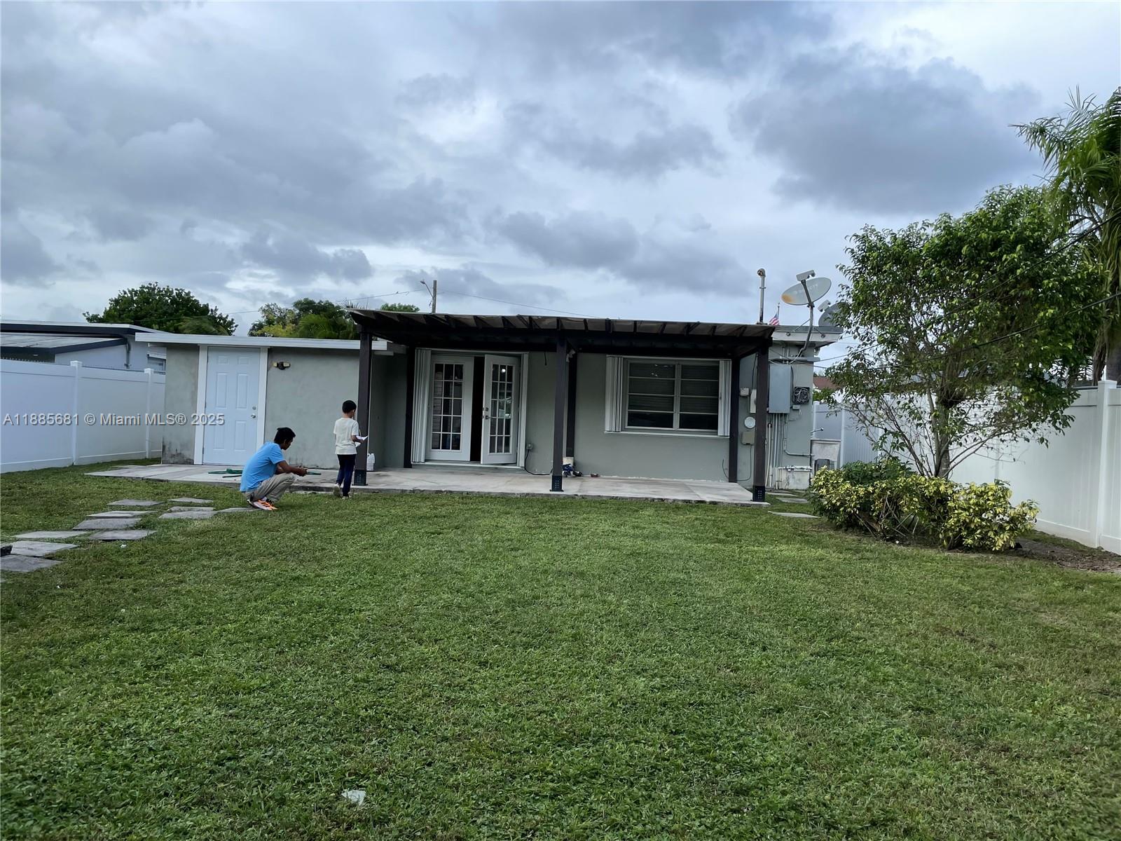 HOLLYWOOD BEACH HEIGHTS S - Residential Lease