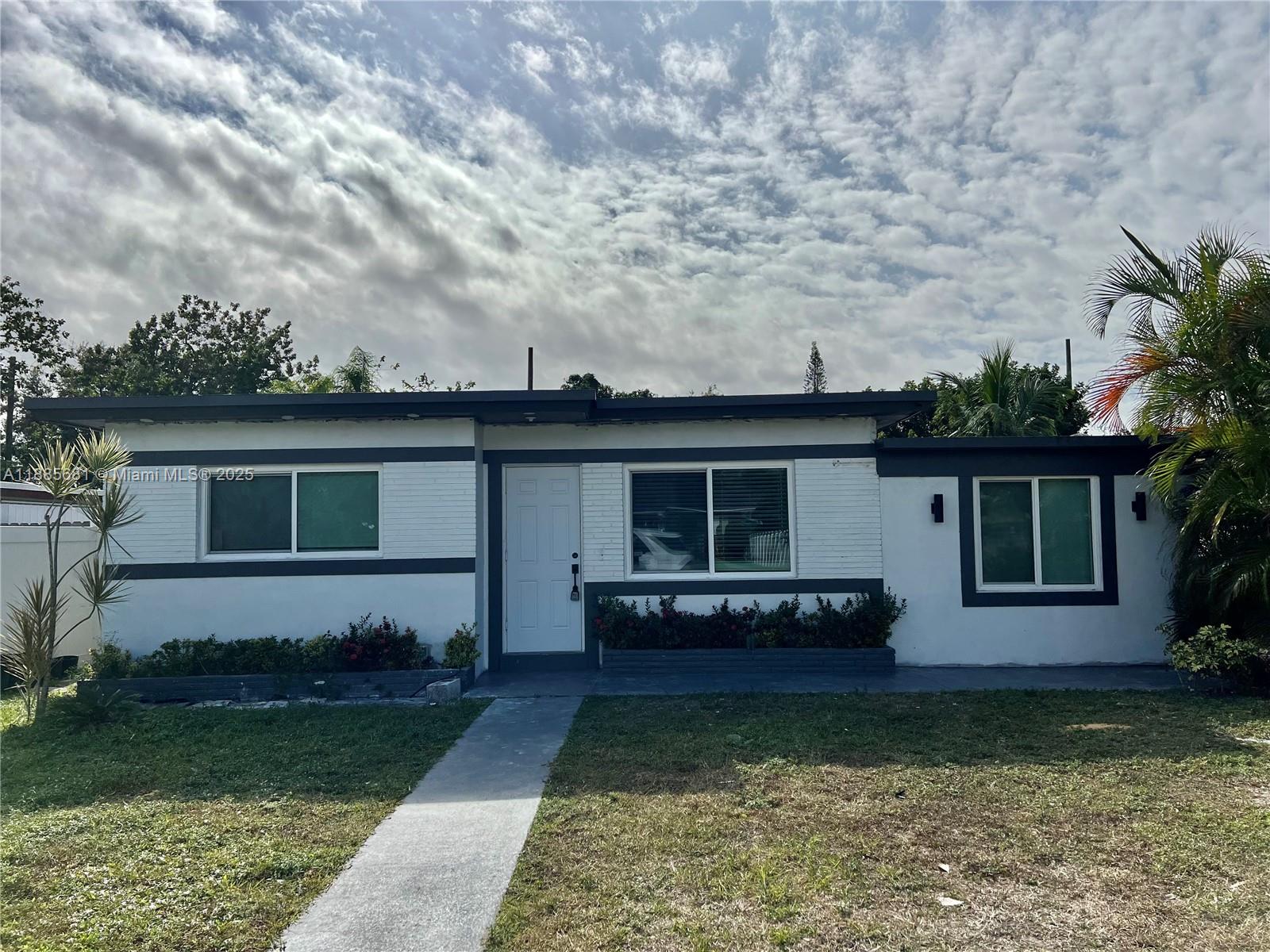 HOLLYWOOD BEACH HEIGHTS S - Residential Lease