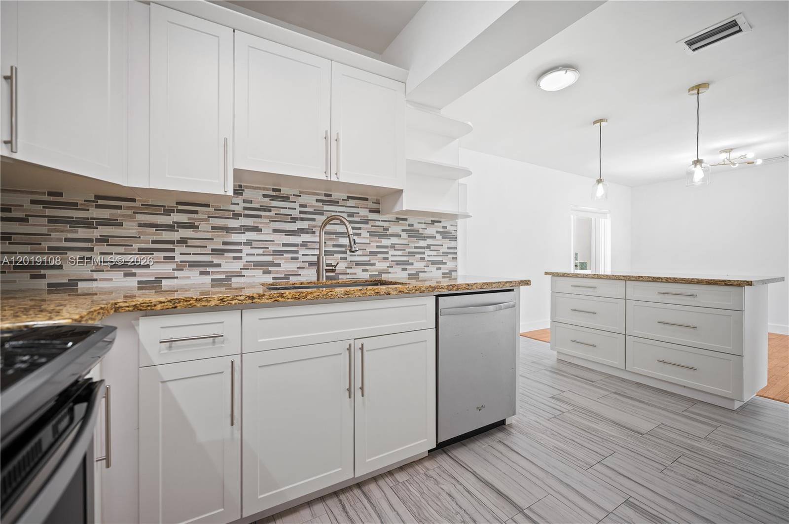 TRAIL GRANADA ADDN REV - Residential
