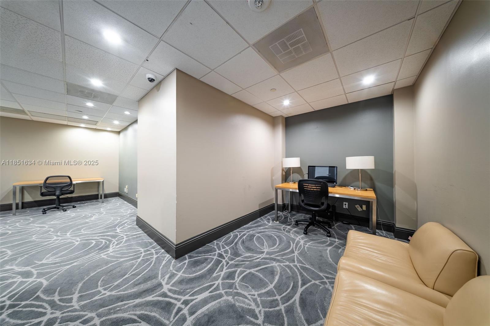 ISOLA CONDO - Residential