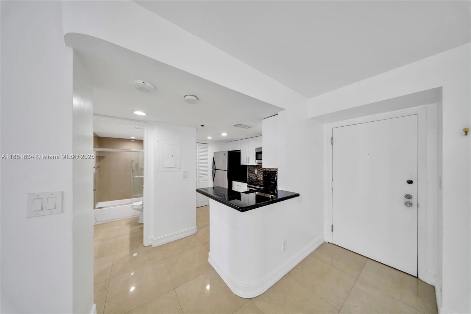 ISOLA CONDO - Residential