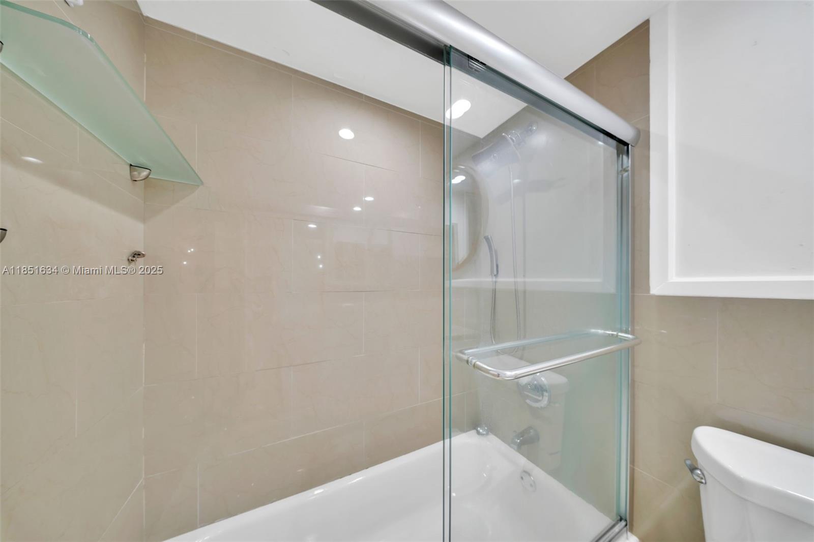 ISOLA CONDO - Residential