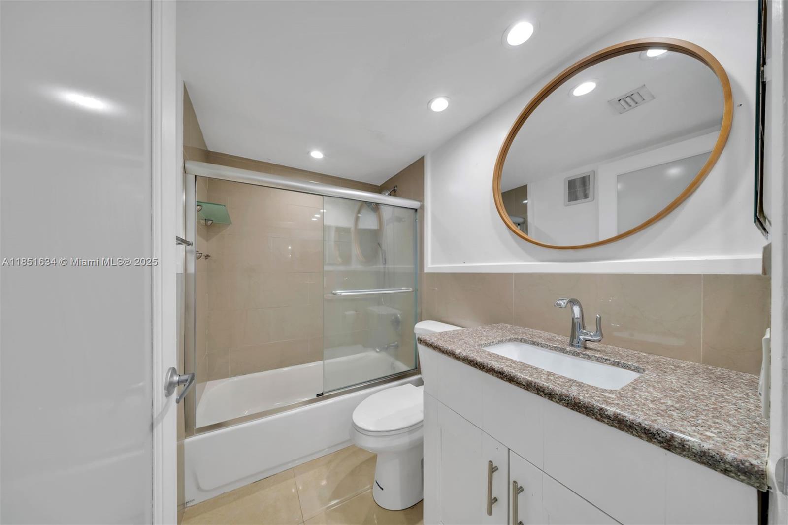 ISOLA CONDO - Residential